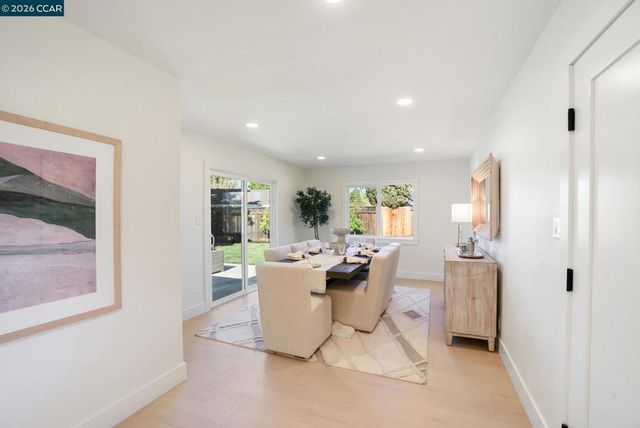 1543 Laverne Ct, Concord, CA 94521
