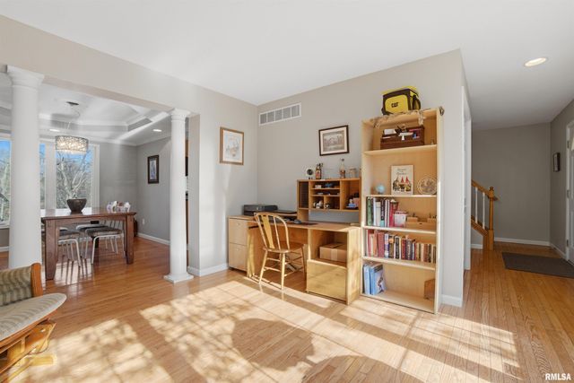 5945 W RIDGECREST Drive, Peoria, IL 61615