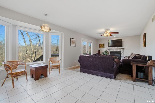 5945 W RIDGECREST Drive, Peoria, IL 61615