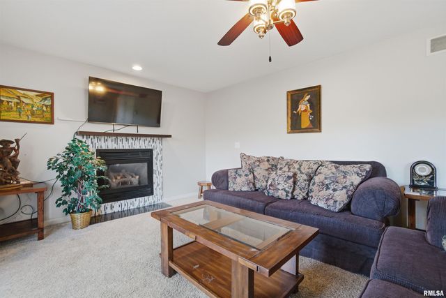 5945 W RIDGECREST Drive, Peoria, IL 61615