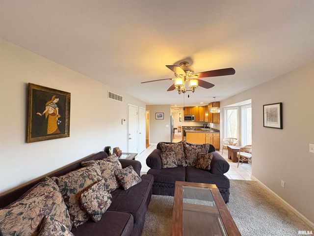 5945 W RIDGECREST Drive, Peoria, IL 61615