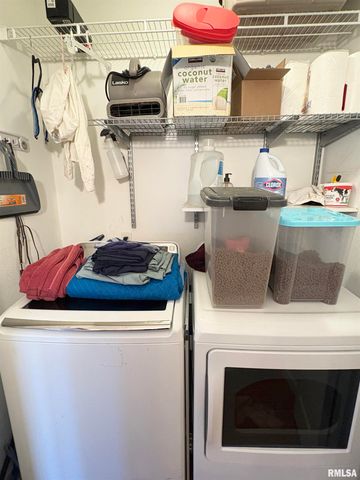 5945 W RIDGECREST Drive, Peoria, IL 61615