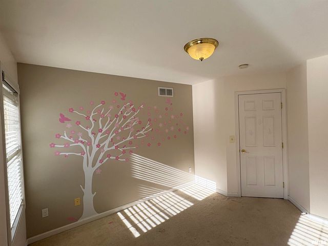 5945 W RIDGECREST Drive, Peoria, IL 61615