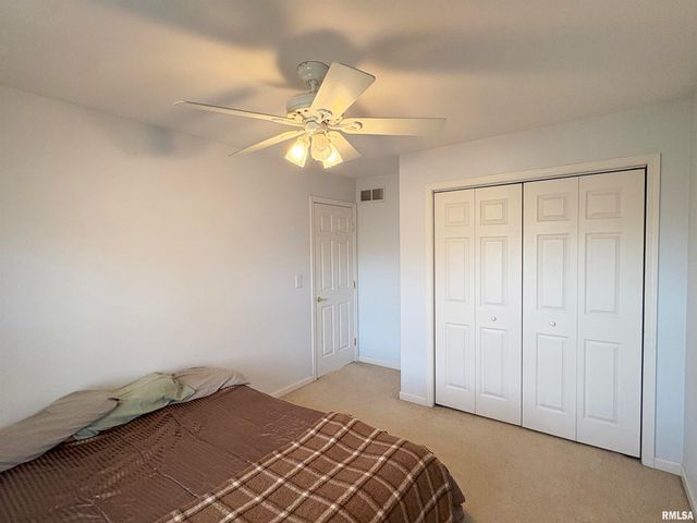 5945 W RIDGECREST Drive, Peoria, IL 61615