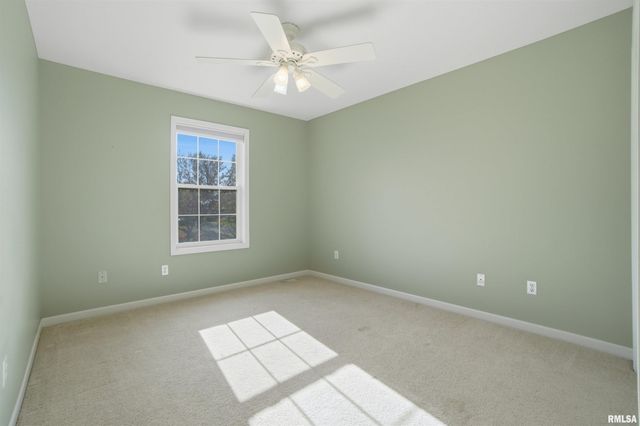 5945 W RIDGECREST Drive, Peoria, IL 61615