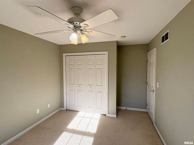 5945 W RIDGECREST Drive, Peoria, IL 61615