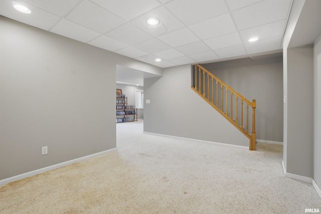 5945 W RIDGECREST Drive, Peoria, IL 61615