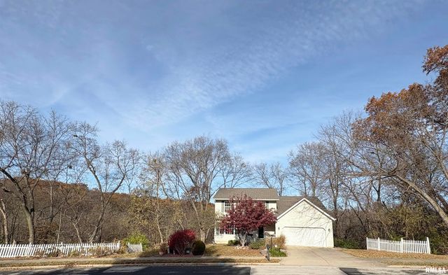 5945 W RIDGECREST Drive, Peoria, IL 61615