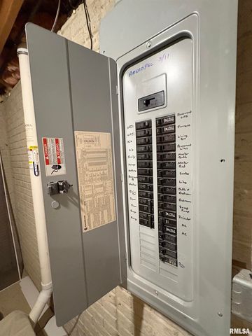 5945 W RIDGECREST Drive, Peoria, IL 61615