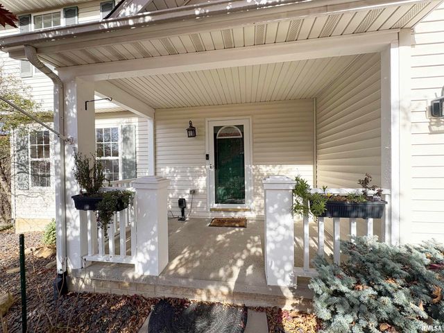 5945 W RIDGECREST Drive, Peoria, IL 61615