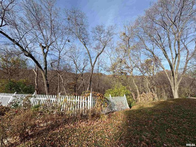 5945 W RIDGECREST Drive, Peoria, IL 61615