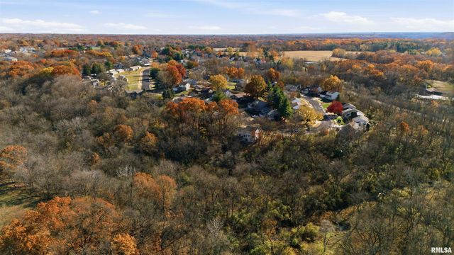 5945 W RIDGECREST Drive, Peoria, IL 61615