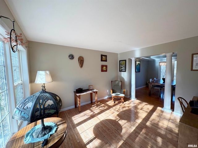 5945 W RIDGECREST Drive, Peoria, IL 61615