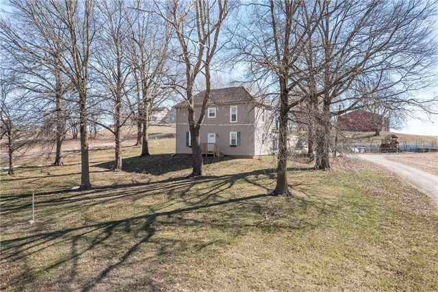 9133 SE 40th Road, St Joseph, MO 64507