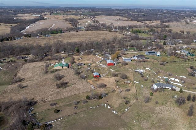 9133 SE 40th Road, St Joseph, MO 64507