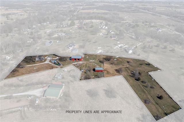 9133 SE 40th Road, St Joseph, MO 64507