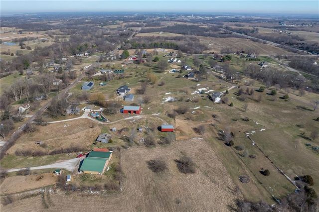 9133 SE 40th Road, St Joseph, MO 64507