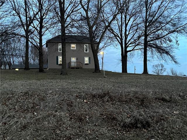 9133 SE 40th Road, St Joseph, MO 64507