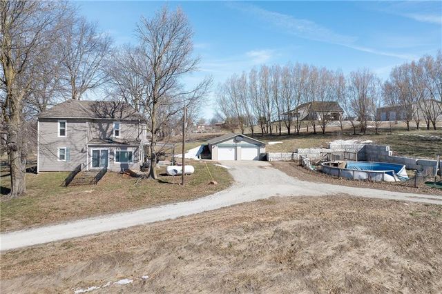 9133 SE 40th Road, St Joseph, MO 64507