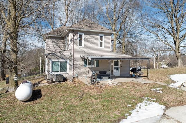 9133 SE 40th Road, St Joseph, MO 64507