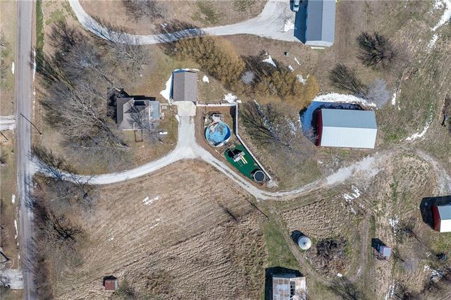 9133 SE 40th Road, St Joseph, MO 64507