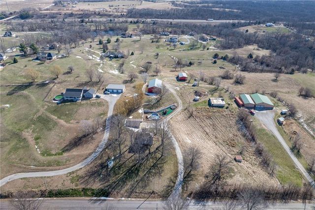 9133 SE 40th Road, St Joseph, MO 64507