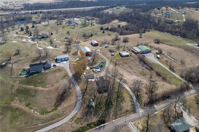 9133 SE 40th Road, St Joseph, MO 64507