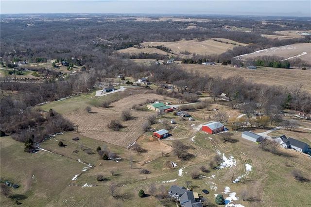 9133 SE 40th Road, St Joseph, MO 64507