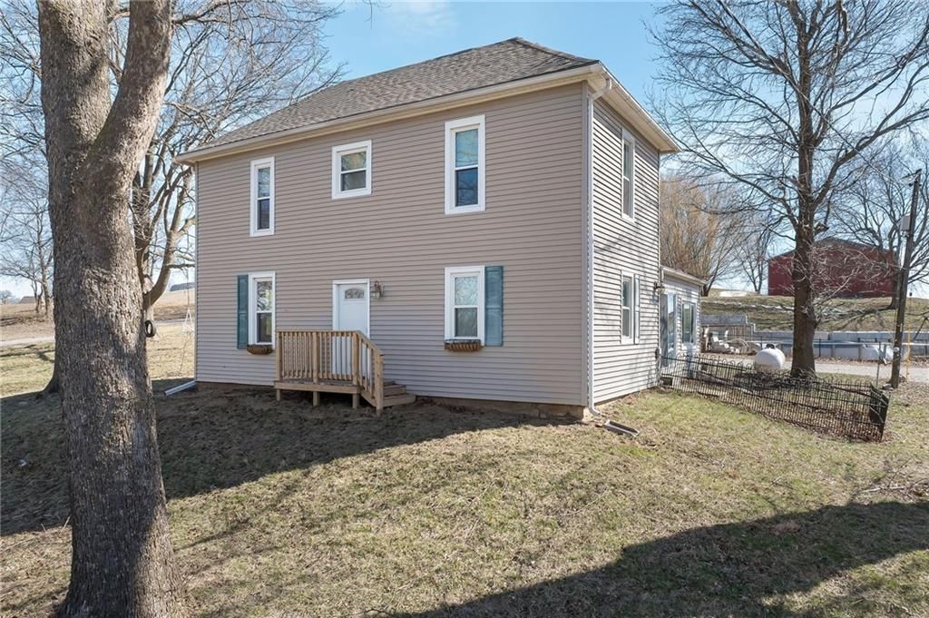 9133 SE 40th Road, St Joseph, MO 64507