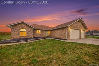15690 Deepwood Court E, Fraser, MI 48026