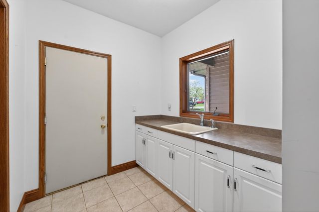 7052 Eagle Trail, Centerville, MN 55038