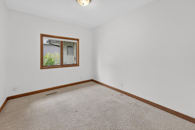 7052 Eagle Trail, Centerville, MN 55038