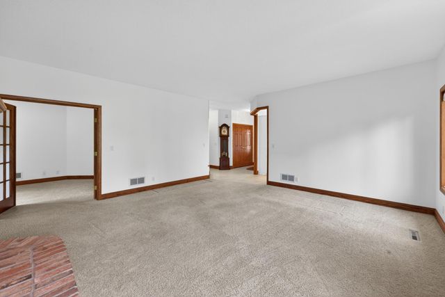 7052 Eagle Trail, Centerville, MN 55038