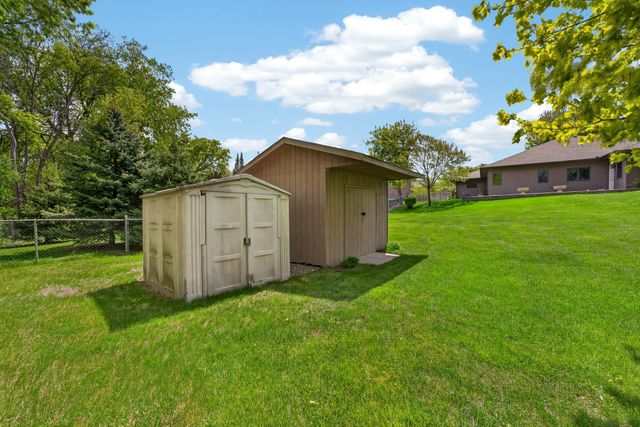 7052 Eagle Trail, Centerville, MN 55038