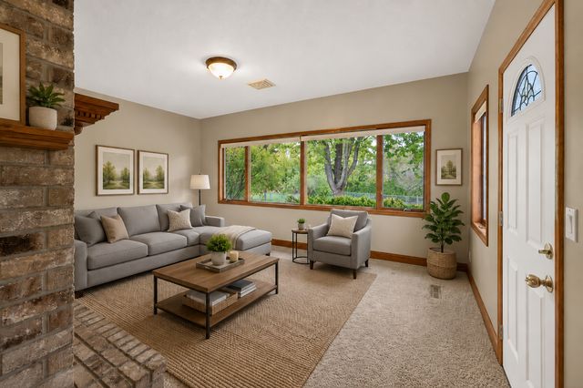 7052 Eagle Trail, Centerville, MN 55038