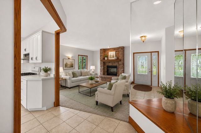 7052 Eagle Trail, Centerville, MN 55038