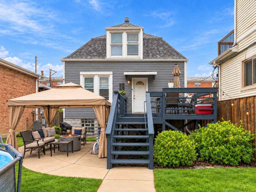 3252 N Neenah Avenue, Chicago, IL 60634 — exterior