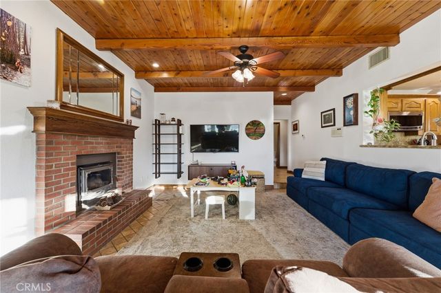 7464 Via Deldene, Highland, CA 92346