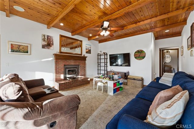 7464 Via Deldene, Highland, CA 92346