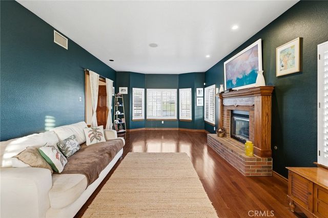 7464 Via Deldene, Highland, CA 92346