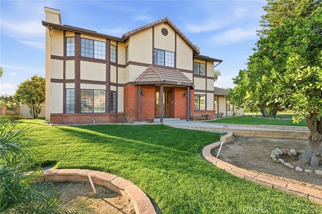 7464 Via Deldene, Highland, CA 92346