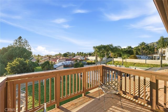 7464 Via Deldene, Highland, CA 92346