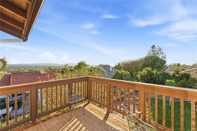 7464 Via Deldene, Highland, CA 92346