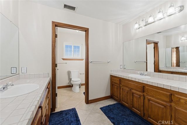 7464 Via Deldene, Highland, CA 92346