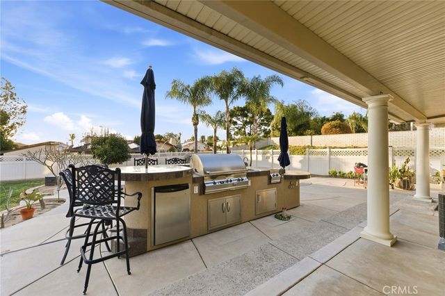 7464 Via Deldene, Highland, CA 92346