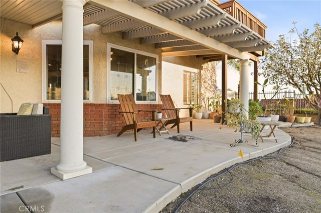 7464 Via Deldene, Highland, CA 92346