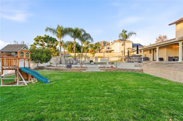 7464 Via Deldene, Highland, CA 92346