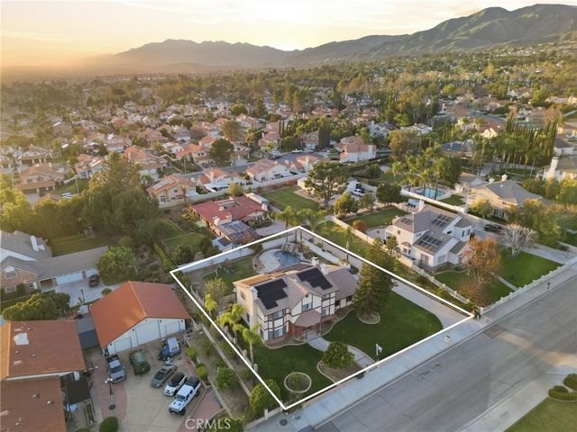 7464 Via Deldene, Highland, CA 92346