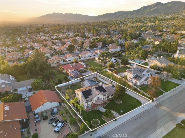 7464 Via Deldene, Highland, CA 92346