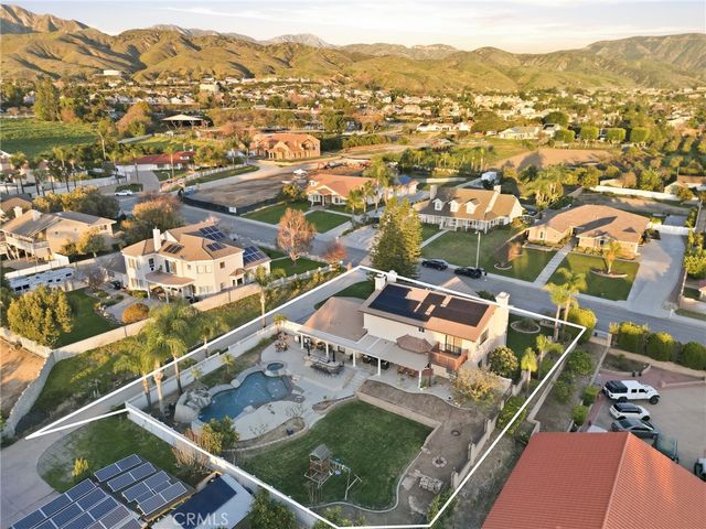 7464 Via Deldene, Highland, CA 92346